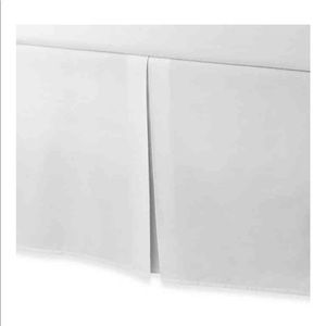 Smoothweave Tailored Bedskirt